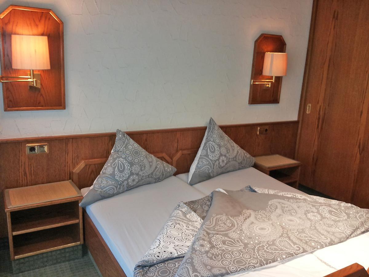 Weigands Hotel Peter Reinhardshagen Стая снимка